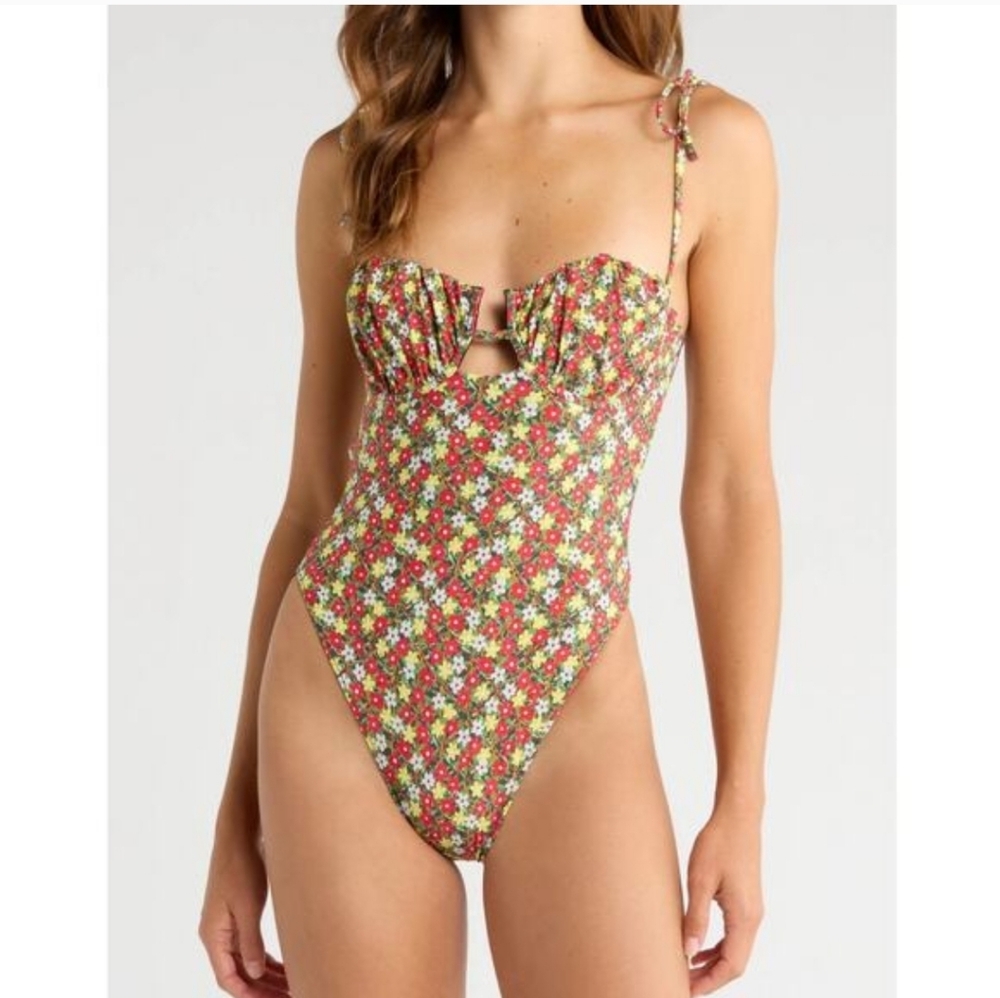 Montce Sienna Petal One‎ Piece Swimsuit - Picture 3 of 16